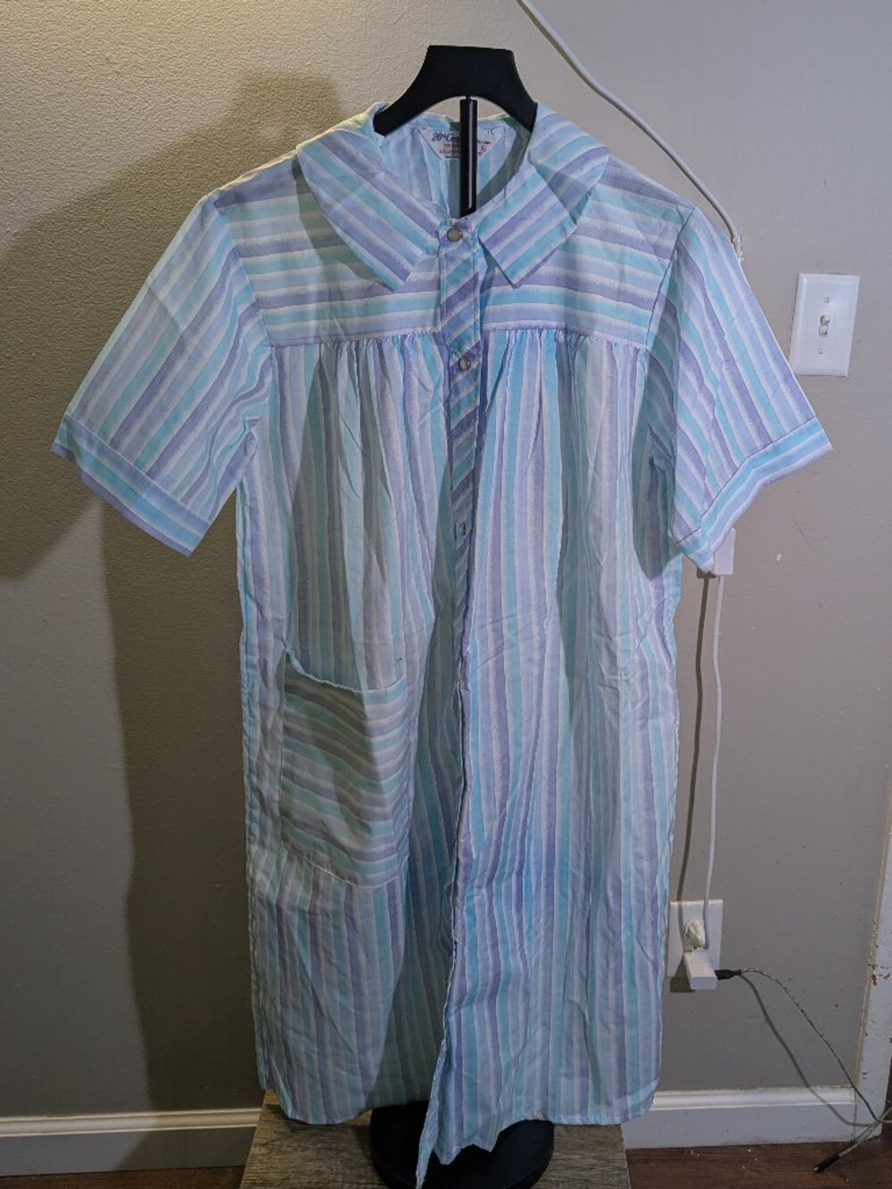 Vintage 20th Century Wear Blue & White Stripe Short Sleeve Button Down Dress